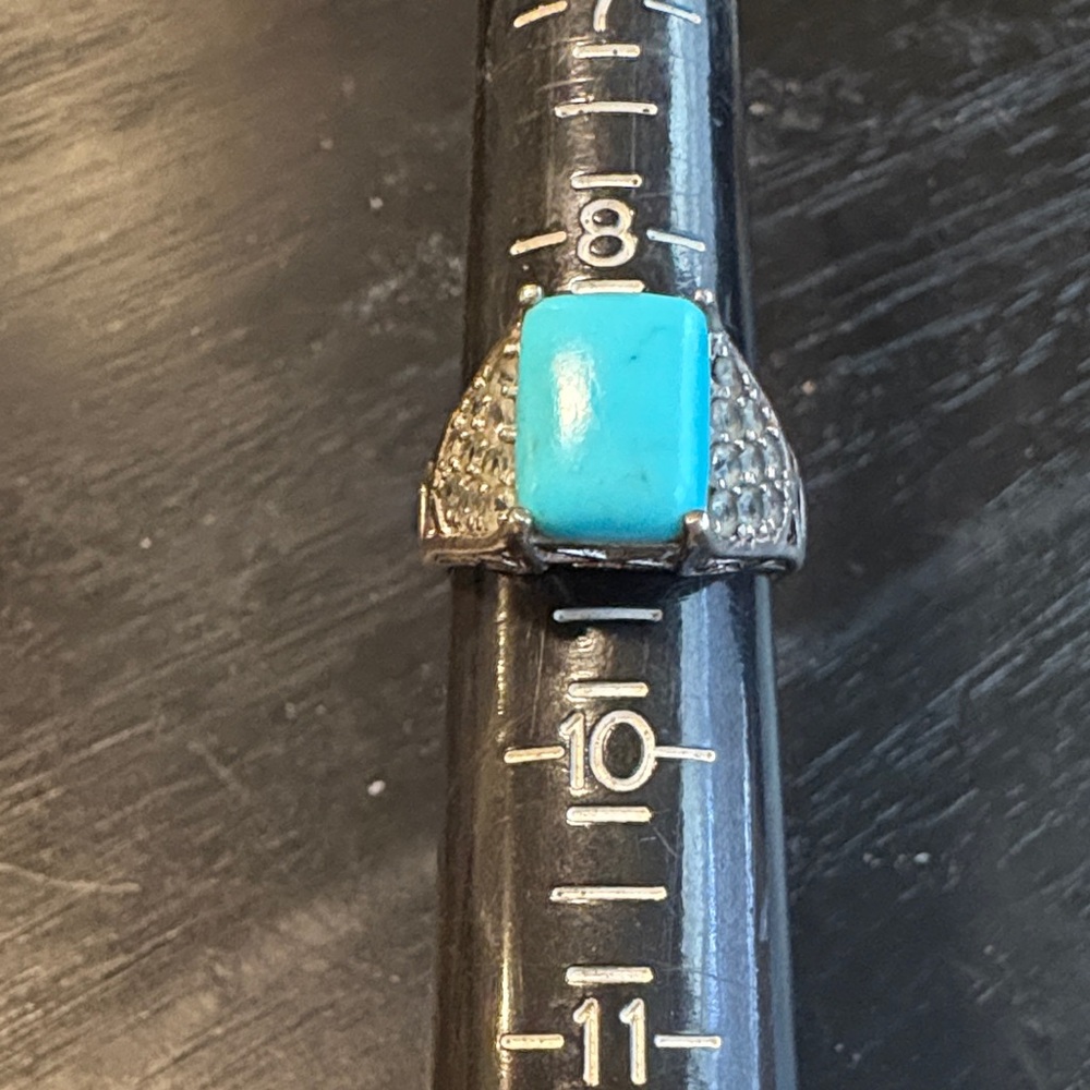 Vintage women’s silver ring size 9 turquoise stone